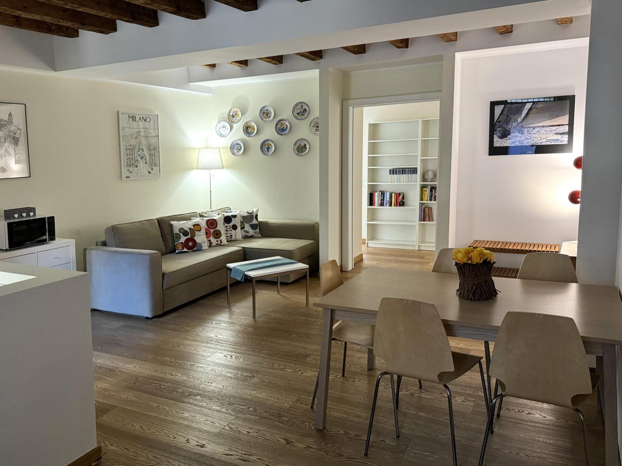 Joivy Cosy Ticinese Retreat 1-Bed Flat Near The Duomo Apartment Milano Ngoại thất bức ảnh