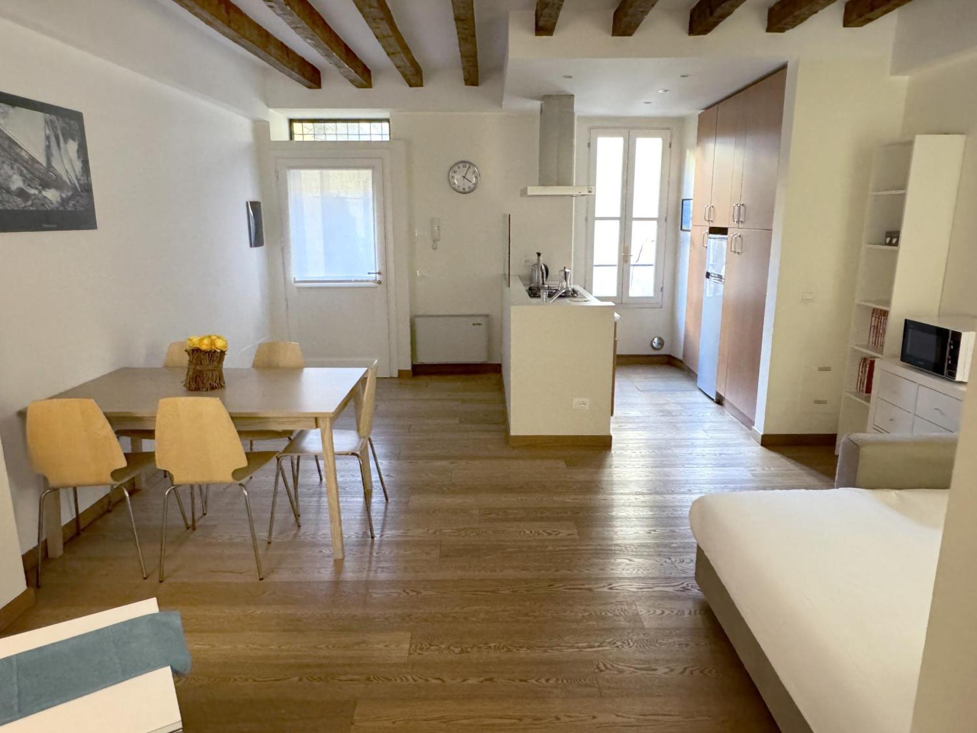 Joivy Cosy Ticinese Retreat 1-Bed Flat Near The Duomo Apartment Milano Ngoại thất bức ảnh
