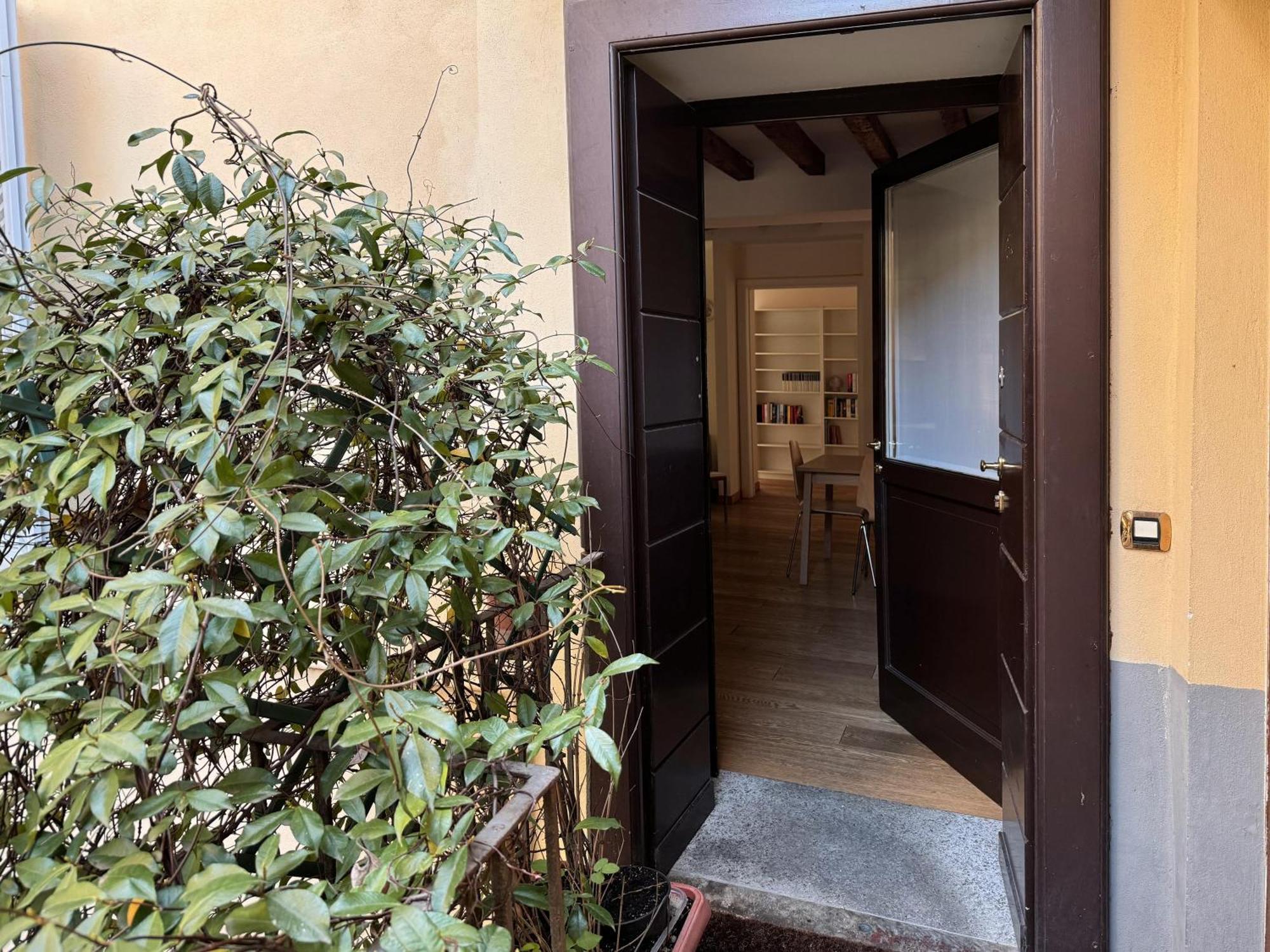 Joivy Cosy Ticinese Retreat 1-Bed Flat Near The Duomo Apartment Milano Ngoại thất bức ảnh